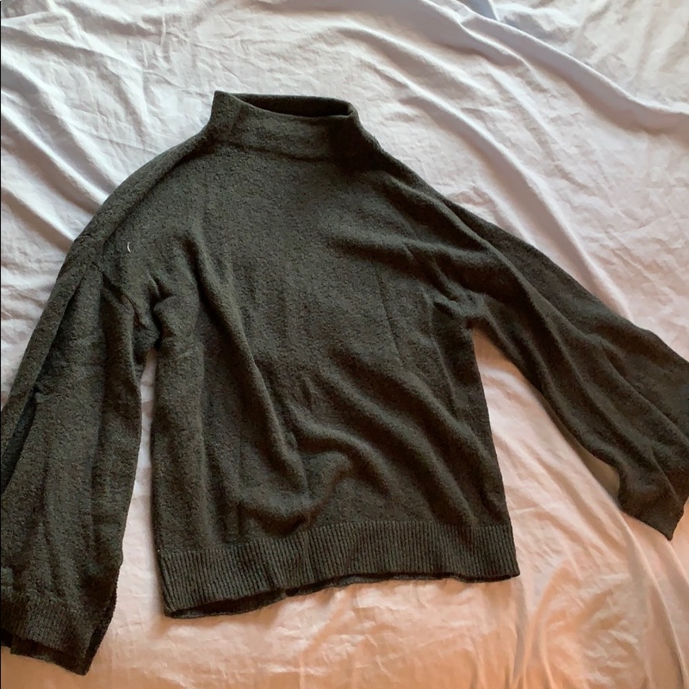 BP Cozy Green Sweater with baggy sleeves